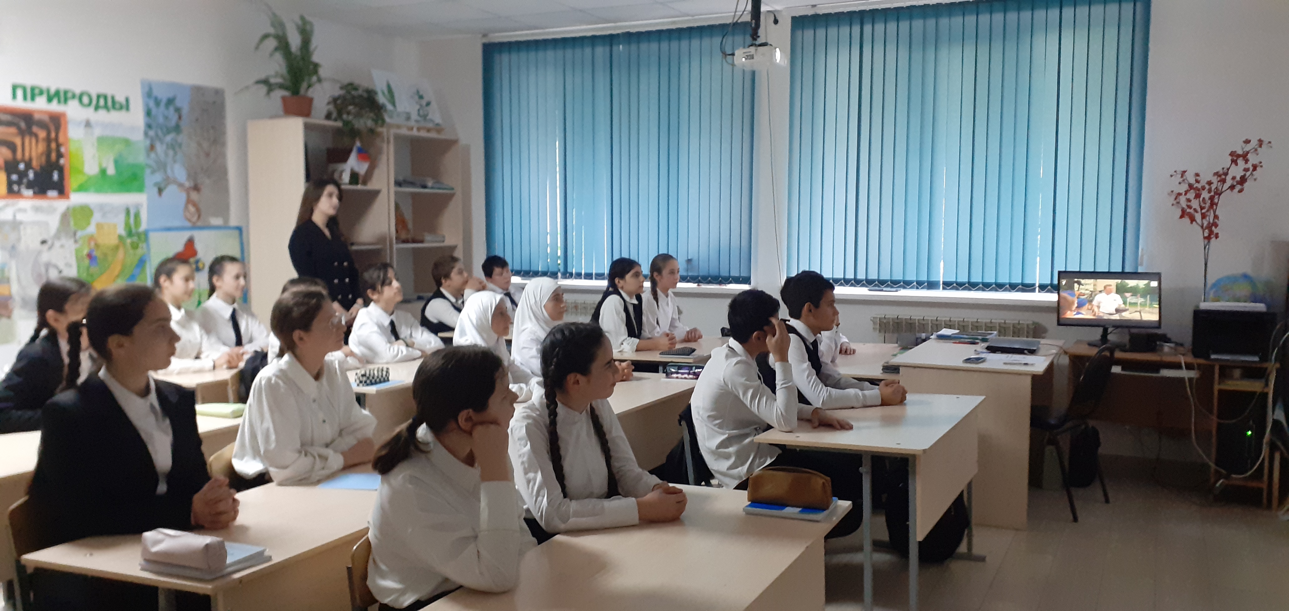 Классные часы в рамках недели безопасного дорожного движения.